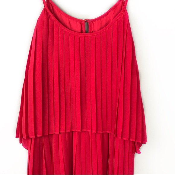 Beautiful red pleated high/low dress - Picture 2 of 6